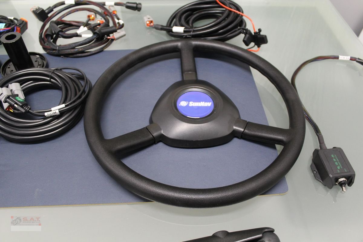 Parallelfahr-System of the type Sonstige AKTION-SunNav Lenksystem RTK Komplett-S.A.T., Neumaschine in Eberschwang (Picture 5)