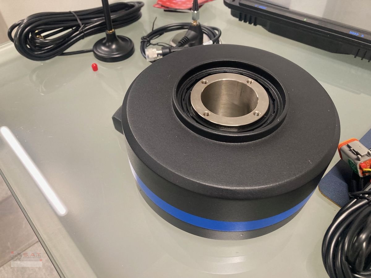 Parallelfahr-System of the type Sonstige AKTION-SunNav Lenksystem RTK Komplett-S.A.T., Neumaschine in Eberschwang (Picture 29)