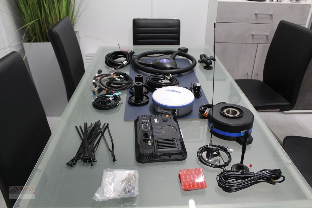 Parallelfahr-System of the type Sonstige AKTION-SunNav Lenksystem RTK Komplett-S.A.T., Neumaschine in Eberschwang (Picture 18)