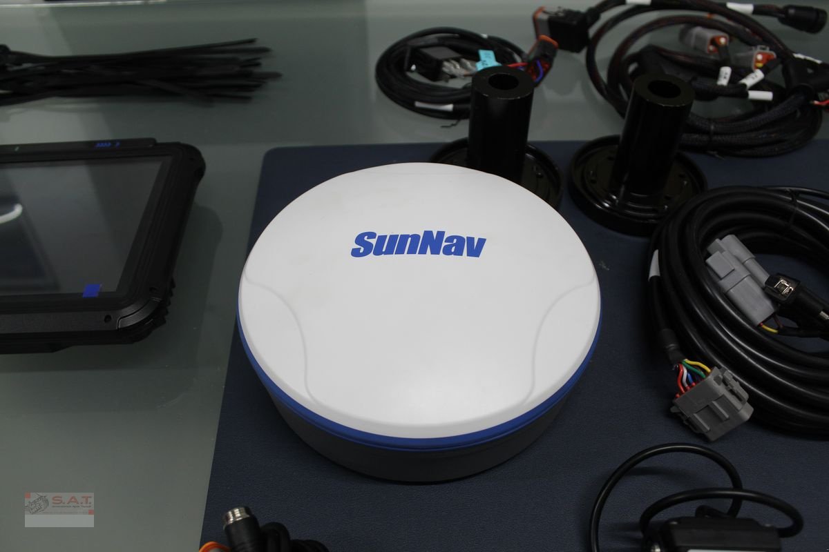 Parallelfahr-System of the type Sonstige AKTION-SunNav Lenksystem RTK Komplett-S.A.T., Neumaschine in Eberschwang (Picture 10)