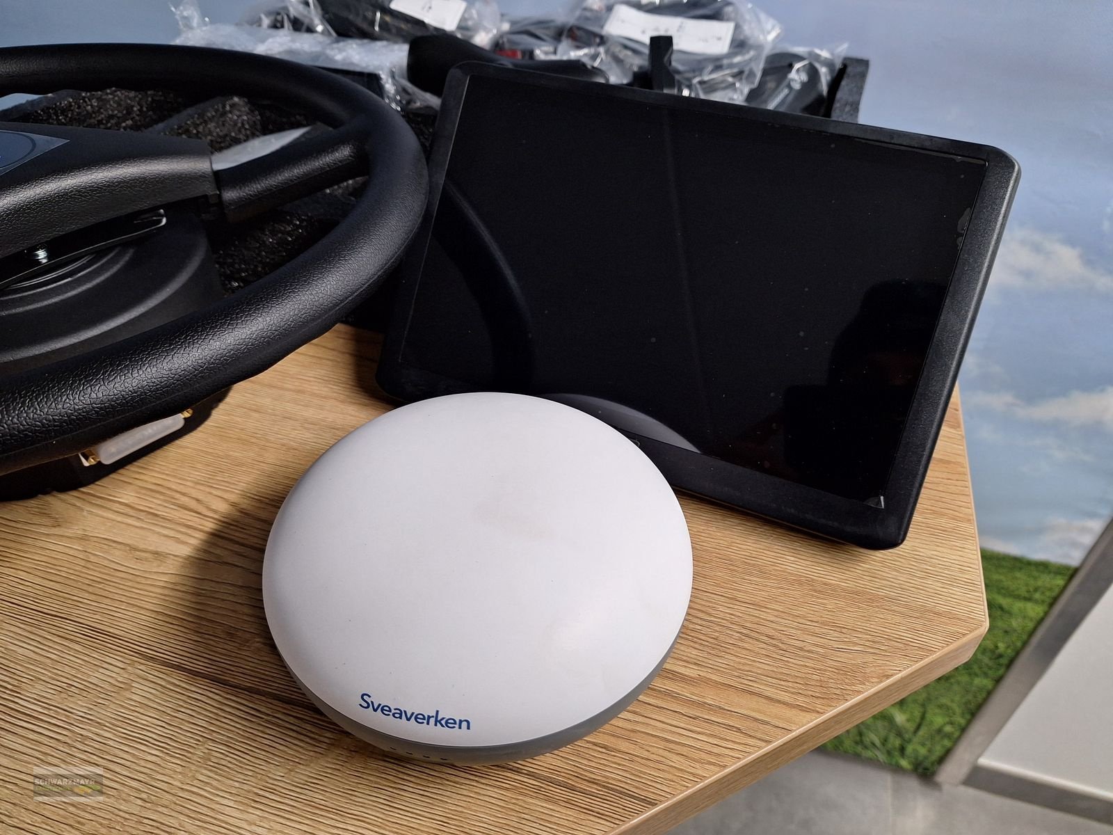 Parallelfahr-System of the type Sonstige F100 Autosteer RTK, Neumaschine in Aurolzmünster (Picture 3)