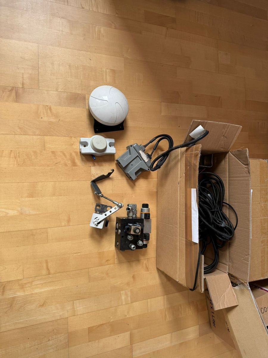 Parallelfahr-System van het type Sonstige GPS Vorrüstung Claas Arion 400, Gebrauchtmaschine in Mistelbach (Foto 1)