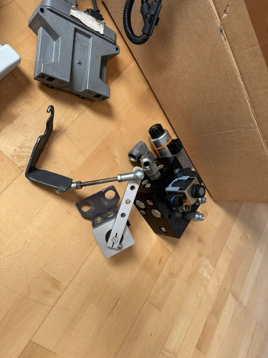 Parallelfahr-System van het type Sonstige GPS Vorrüstung Claas Arion 400, Gebrauchtmaschine in Mistelbach (Foto 2)