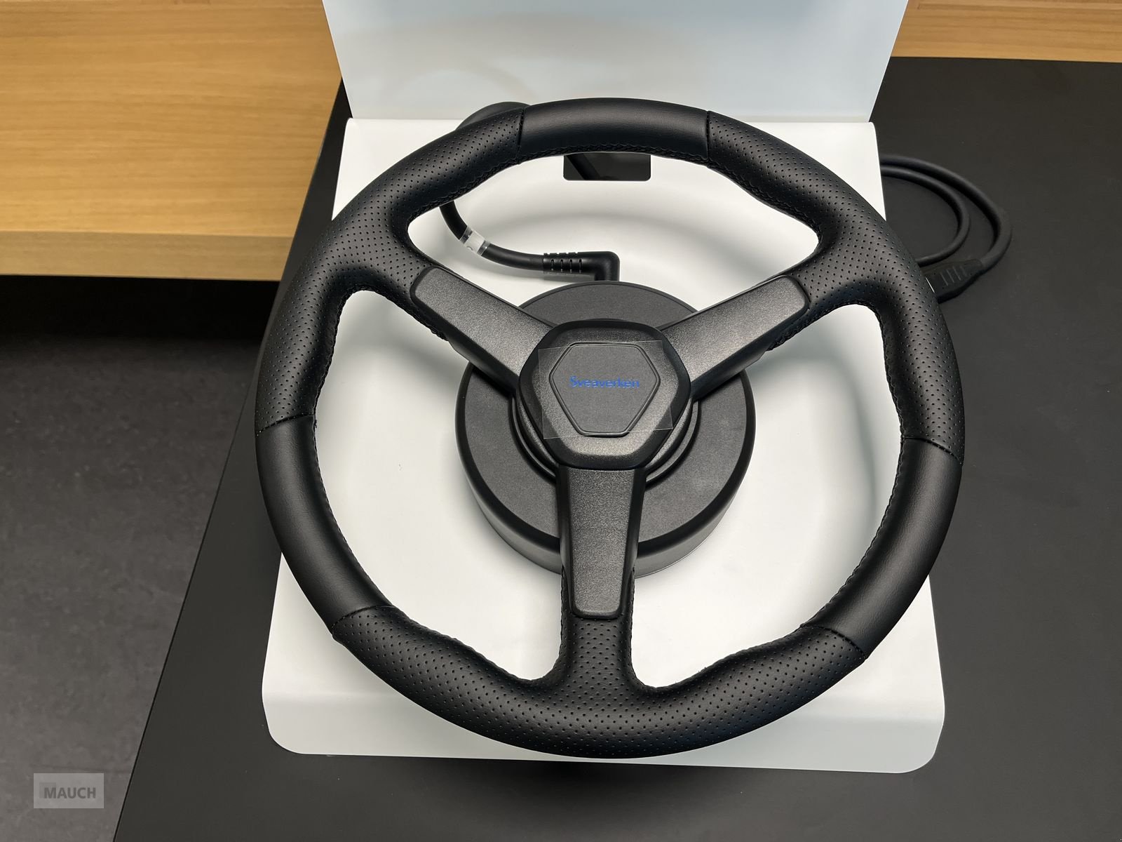 Parallelfahr-System of the type Sonstige Lenksystem / Spurführungssystem F200 od. F200Max, Neumaschine in Burgkirchen (Picture 4)