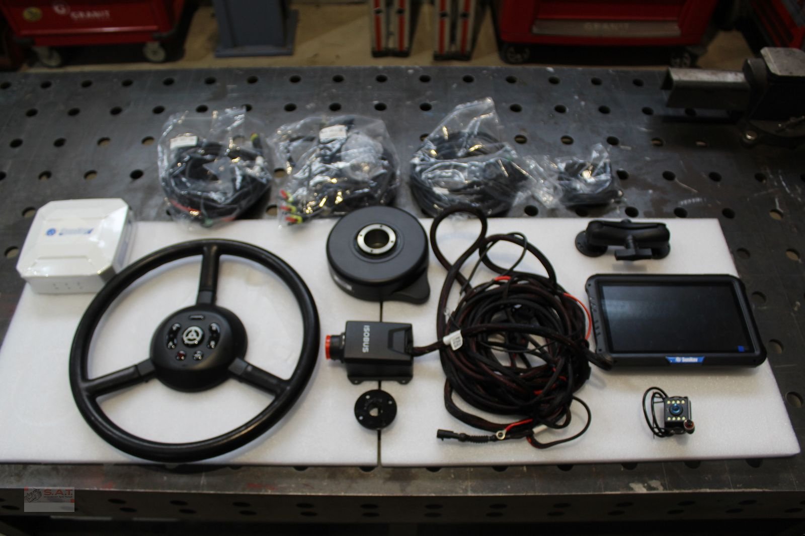 Parallelfahr-System от тип Sonstige Sun Nav AG 500-Isobus-RTK-Lenksystem, Neumaschine в Eberschwang (Снимка 2)