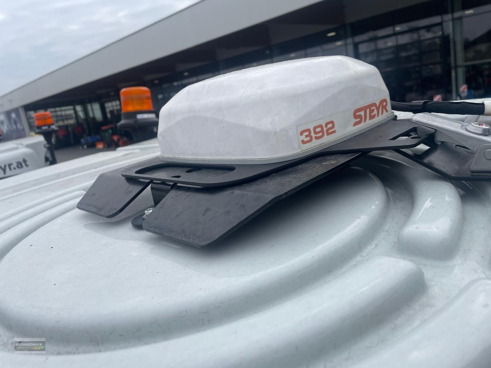 Parallelfahr-System типа Steyr AccuGuide Lenksystem AG392 + NAVIII, Neumaschine в Aurolzmünster (Фотография 12)