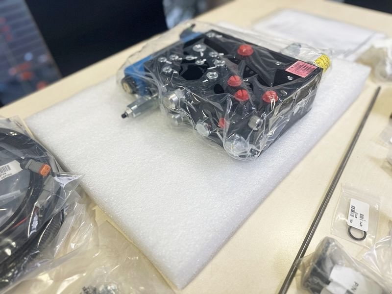 Parallelfahr-System del tipo Trimble Full Autopilot Plattformkit für Nachr, bei Fendt, Neumaschine In St. Marienkirchen (Immagine 11)