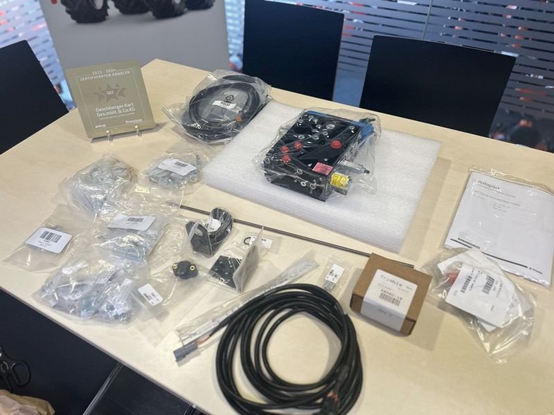 Parallelfahr-System del tipo Trimble Full Autopilot Plattformkit für Nachr, bei Fendt, Neumaschine In St. Marienkirchen (Immagine 2)