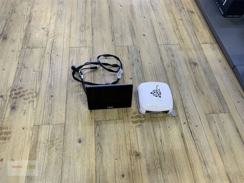 Parallelfahr-System des Typs Trimble GFX 750, Gebrauchtmaschine in Mengkofen (Bild 1)