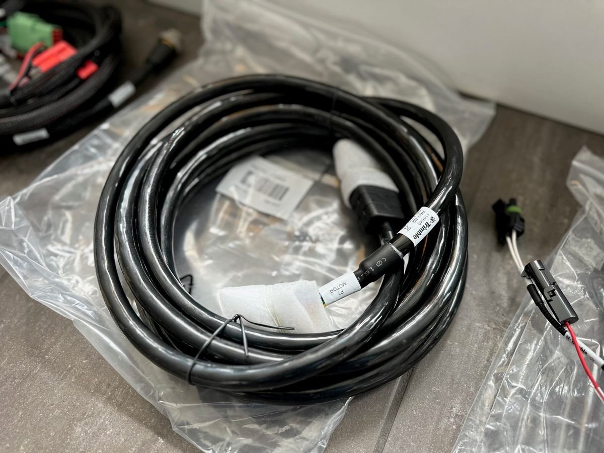 Parallelfahr-System del tipo Trimble Lenkradmotor- Kabelbaum (ZTN85000-102), Neumaschine In St. Marienkirchen (Immagine 5)