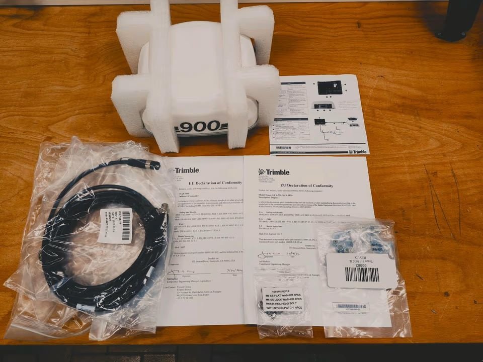 Parallelfahr-System tipa Trimble Xcn 1050 + Nav 900 (Egnos) CAN UNLOCK, Gebrauchtmaschine u Noerdange (Slika 3)