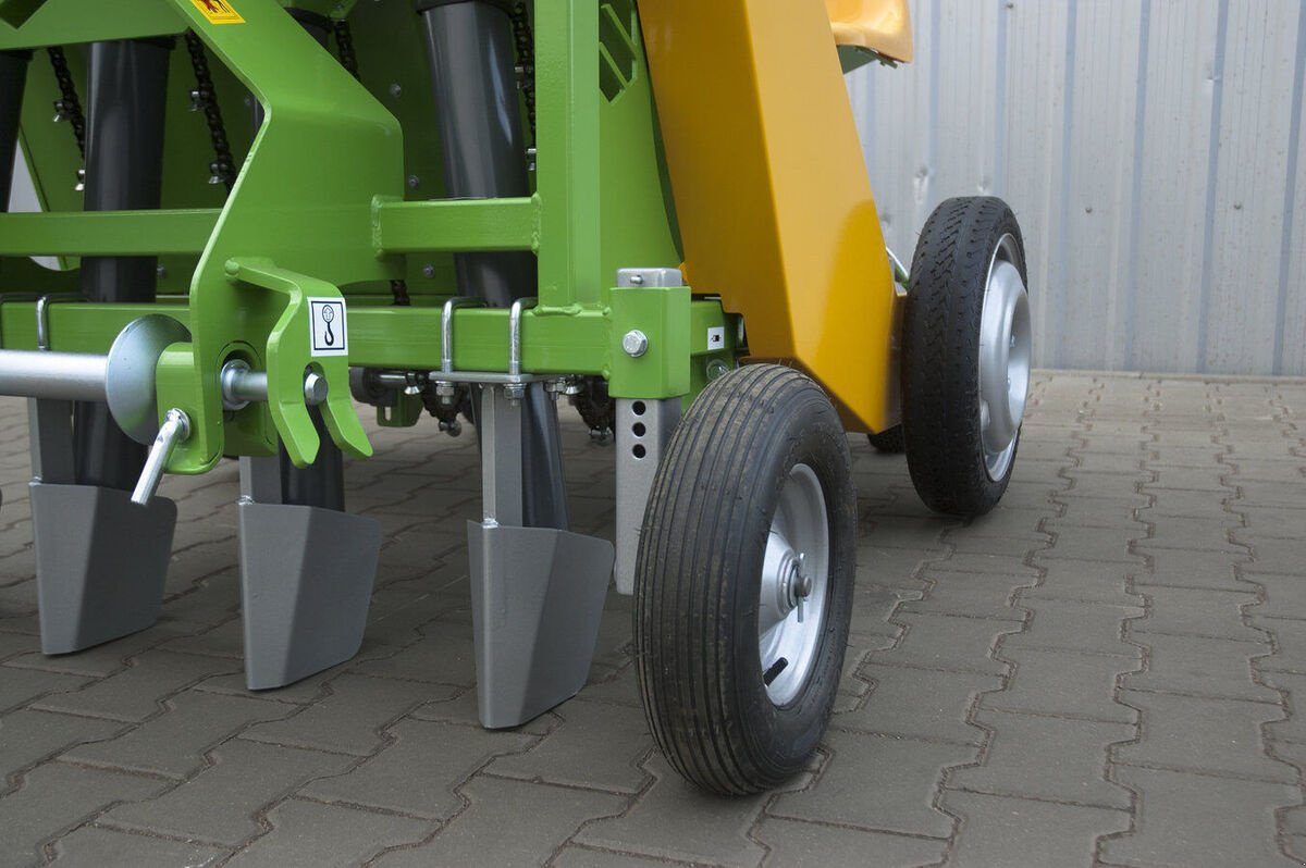 Pflanzmaschine Türe ait BOMET Zwiebel, Knoblauch Pflanzmaschine / Onion, garlic planter, Neumaschine içinde Michałowo (resim 4)