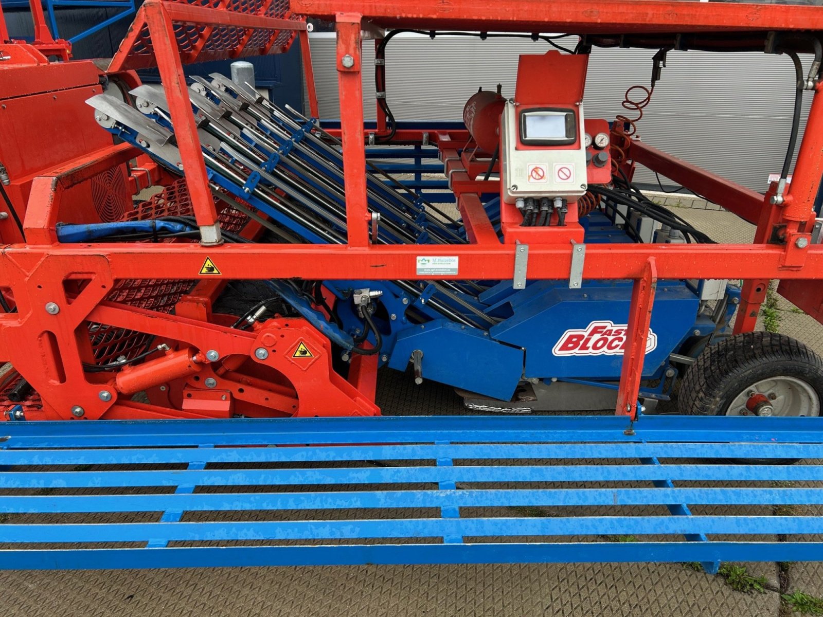 Pflanzmaschine типа Ferrari Growtech Fastblock, Gebrauchtmaschine в Andijk (Фотография 3)