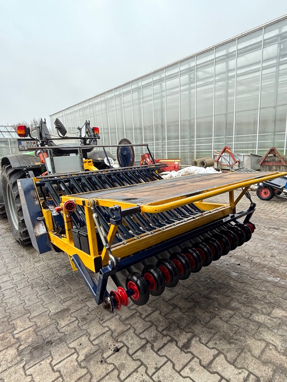 Pflanzmaschine des Typs Hilzinger Bänderpflanzmaschine elektrisch selbstfahrend, Gebrauchtmaschine in München (Bild 3)