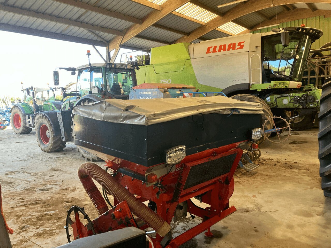 Pflanzmaschine от тип Kuhn TREMIE FRONTALE, Gebrauchtmaschine в PONTIVY (Снимка 3)