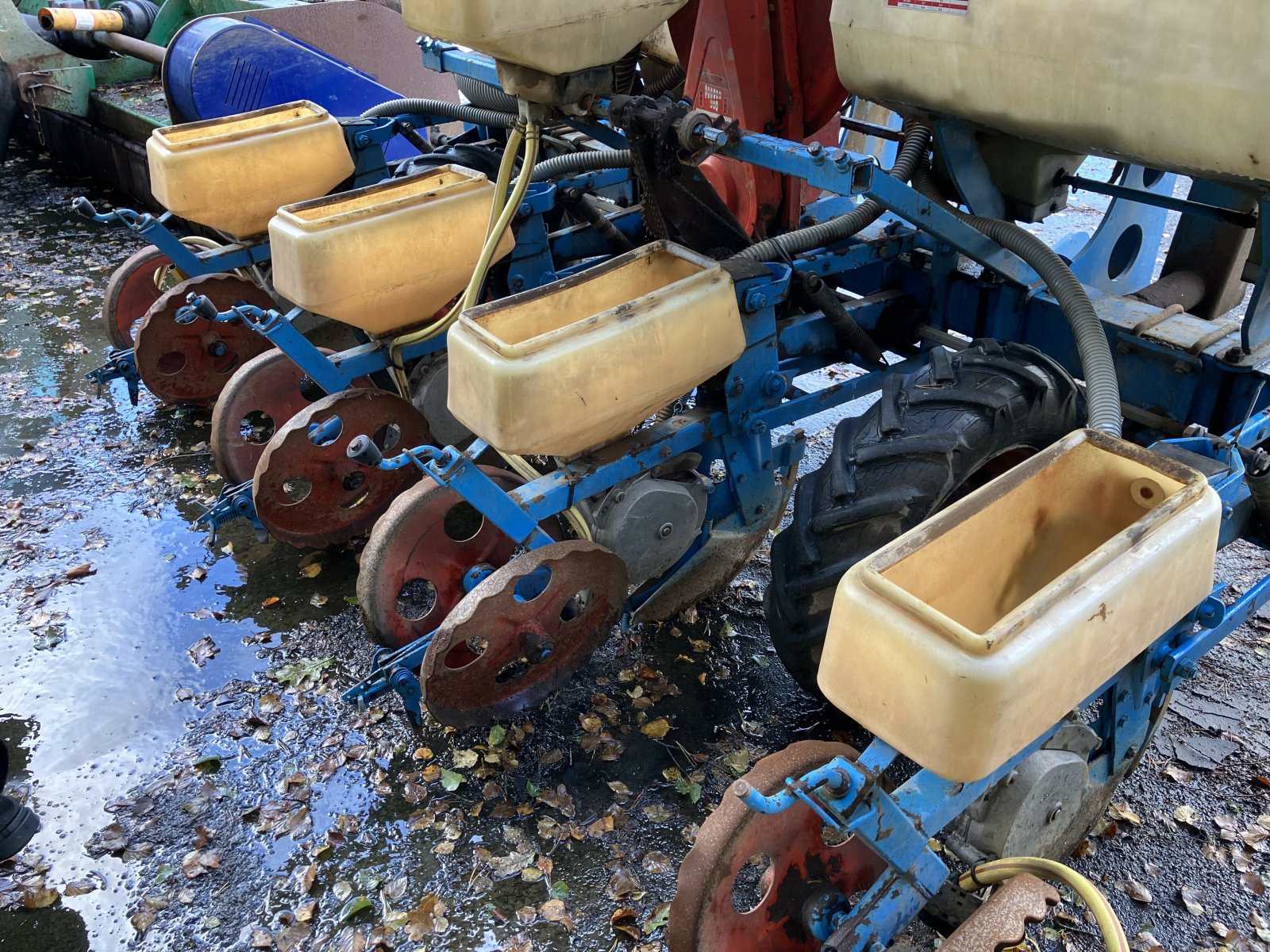 Pflanzmaschine типа Monosem SEMOIR PNU 6 RGS, Gebrauchtmaschine в PLOUIGNEAU (Фотография 4)