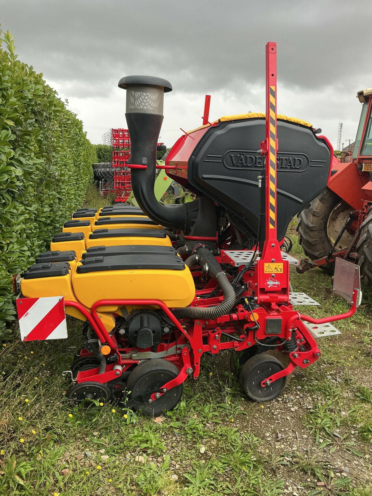 Pflanzmaschine Türe ait Väderstad SEMOIR TEMPO TPT6, Gebrauchtmaschine içinde ST CLEMENT DE LA PLACE (resim 6)