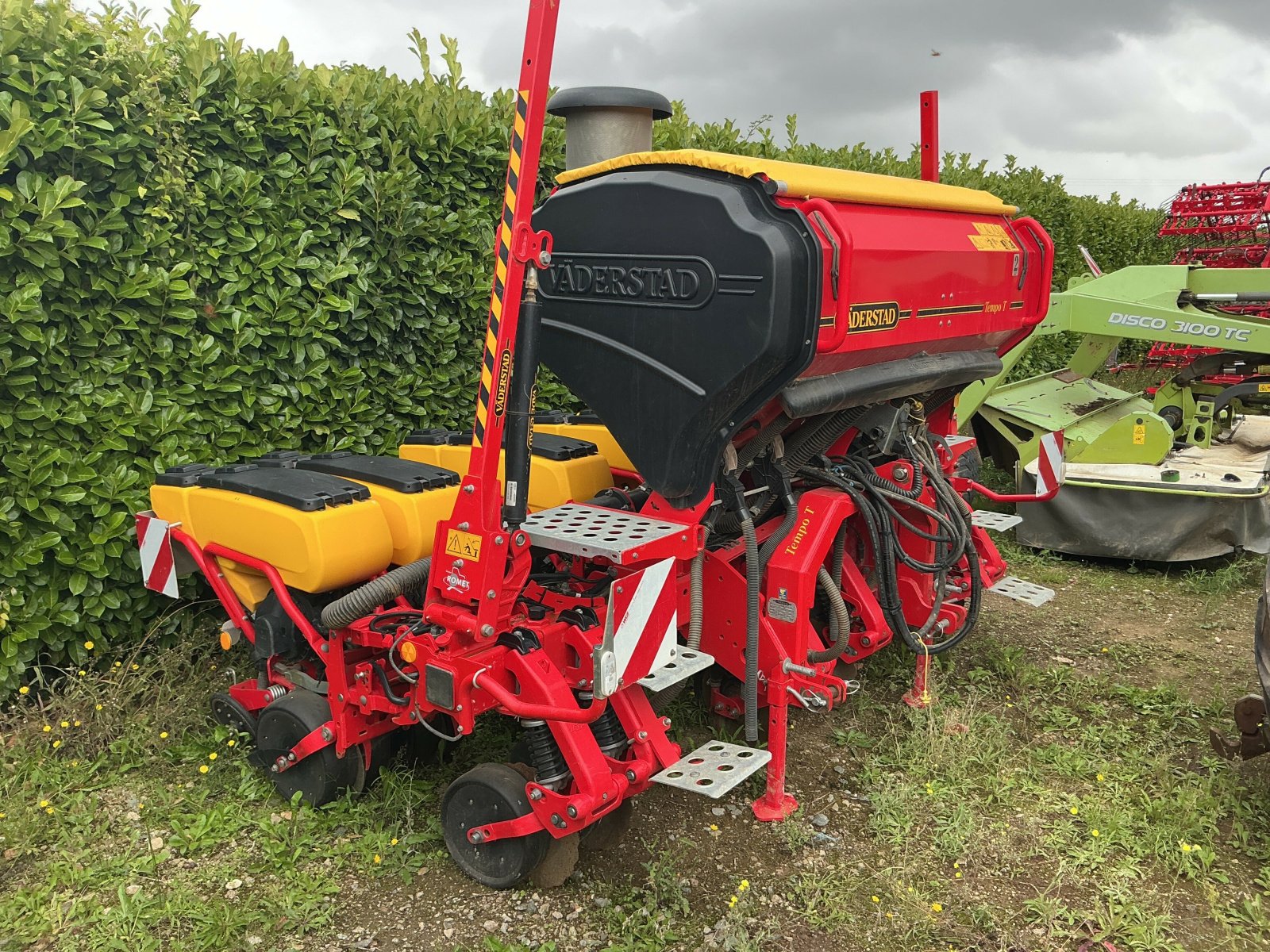 Pflanzmaschine Türe ait Väderstad SEMOIR TEMPO TPT6, Gebrauchtmaschine içinde ST CLEMENT DE LA PLACE (resim 5)