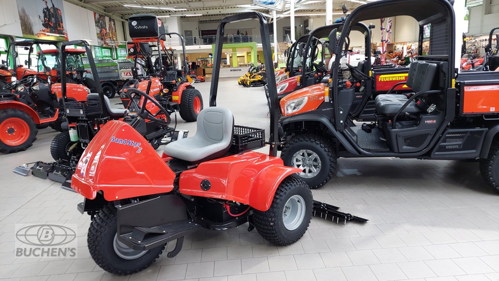 Pflegefahrzeug & Pflegegerät del tipo Smithco Sand Star Elektro 48 Volt, Neumaschine In Olpe (Immagine 1)