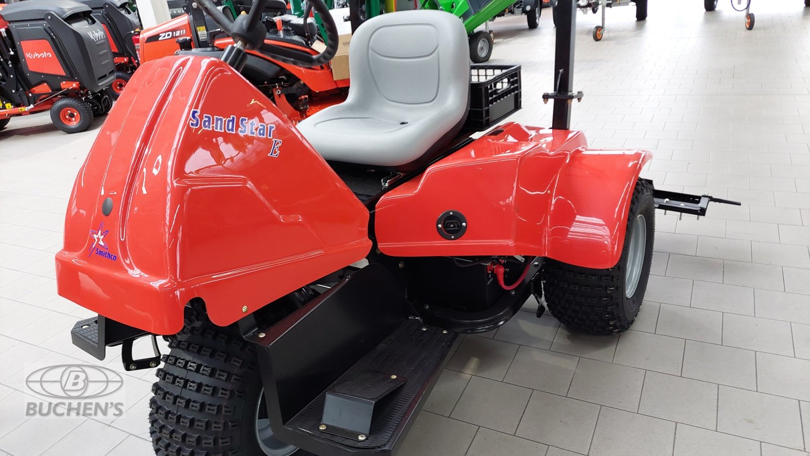 Pflegefahrzeug & Pflegegerät del tipo Smithco Sand Star Elektro 48 Volt, Neumaschine In Olpe (Immagine 3)