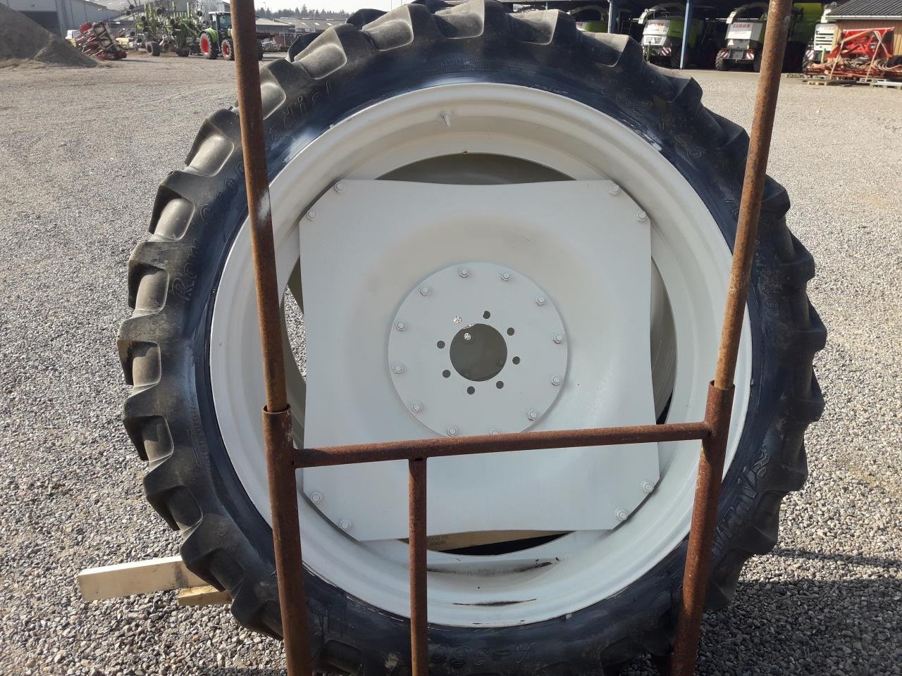 Pflegerad des Typs Alliance 11.2 R 46 SPRØJTEHJU, Gebrauchtmaschine in Tim (Bild 1)