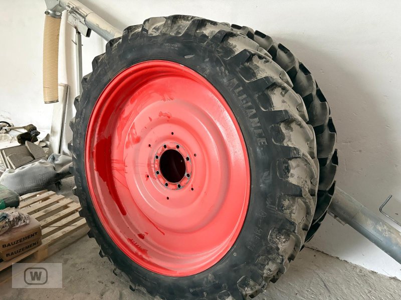 Pflegerad Türe ait Alliance 11.2 R36 + 13.6 R48, Gebrauchtmaschine içinde Zell an der Pram