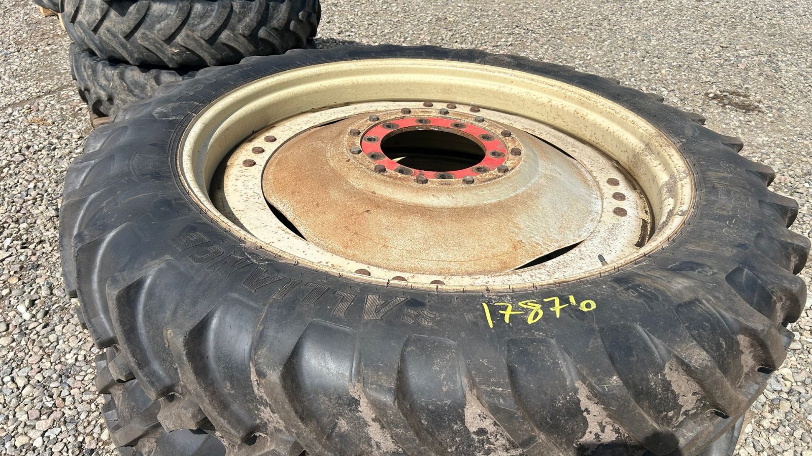 Pflegerad des Typs Alliance 340/85R48 + 270/95R36 - stilbare fælge 8+10 huls, Gebrauchtmaschine in Rødekro (Bild 2)