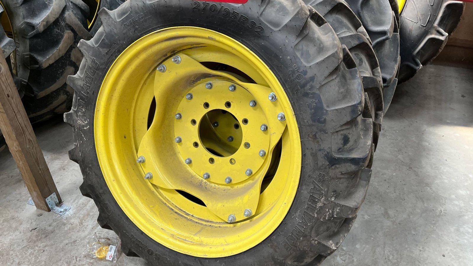 Pflegerad des Typs Alliance Row Crop  300/95R46, Gebrauchtmaschine in Borre (Bild 2)