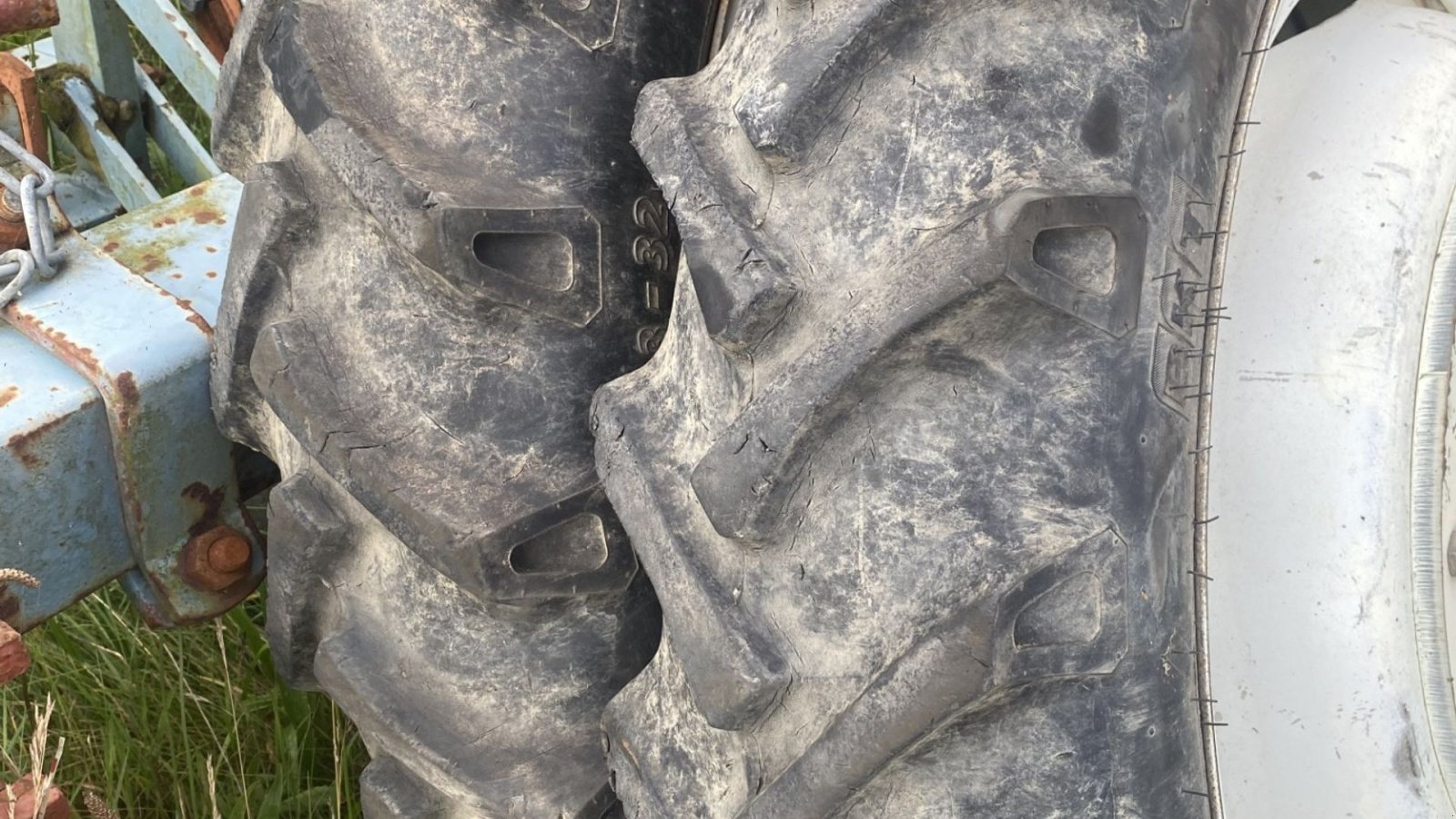 Pflegerad des Typs BKT 230/95R44(9.58R44)+8.3-32, Gebrauchtmaschine in øster ulslev (Bild 5)