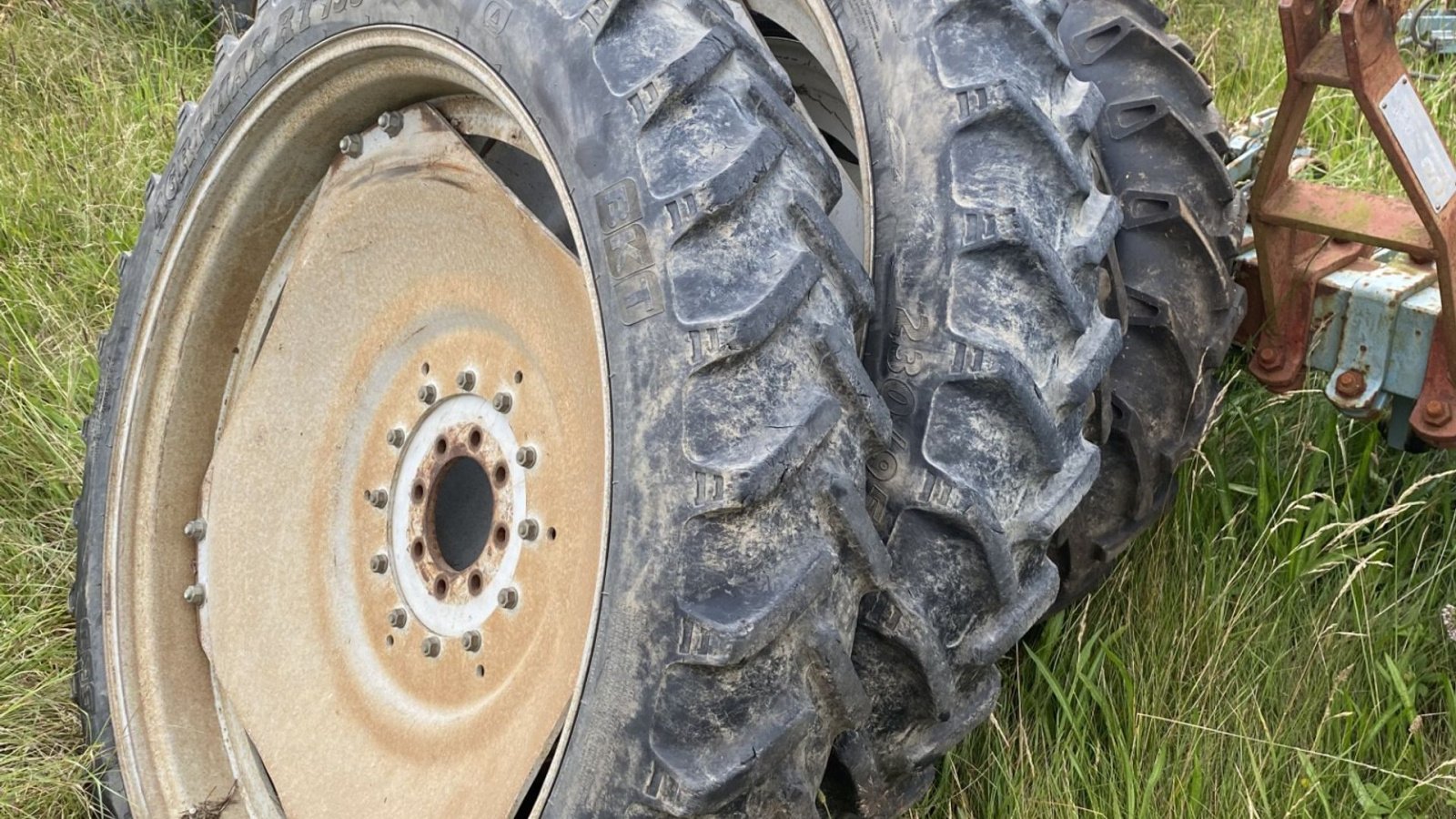 Pflegerad des Typs BKT 230/95R44(9.58R44)+8.3-32, Gebrauchtmaschine in øster ulslev (Bild 4)