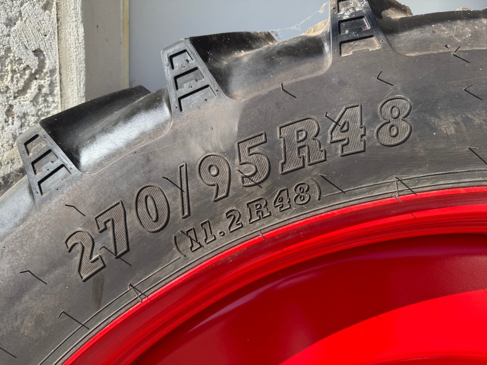 Pflegerad des Typs BKT 270/95 R 48, Gebrauchtmaschine in Straubing (Bild 2)