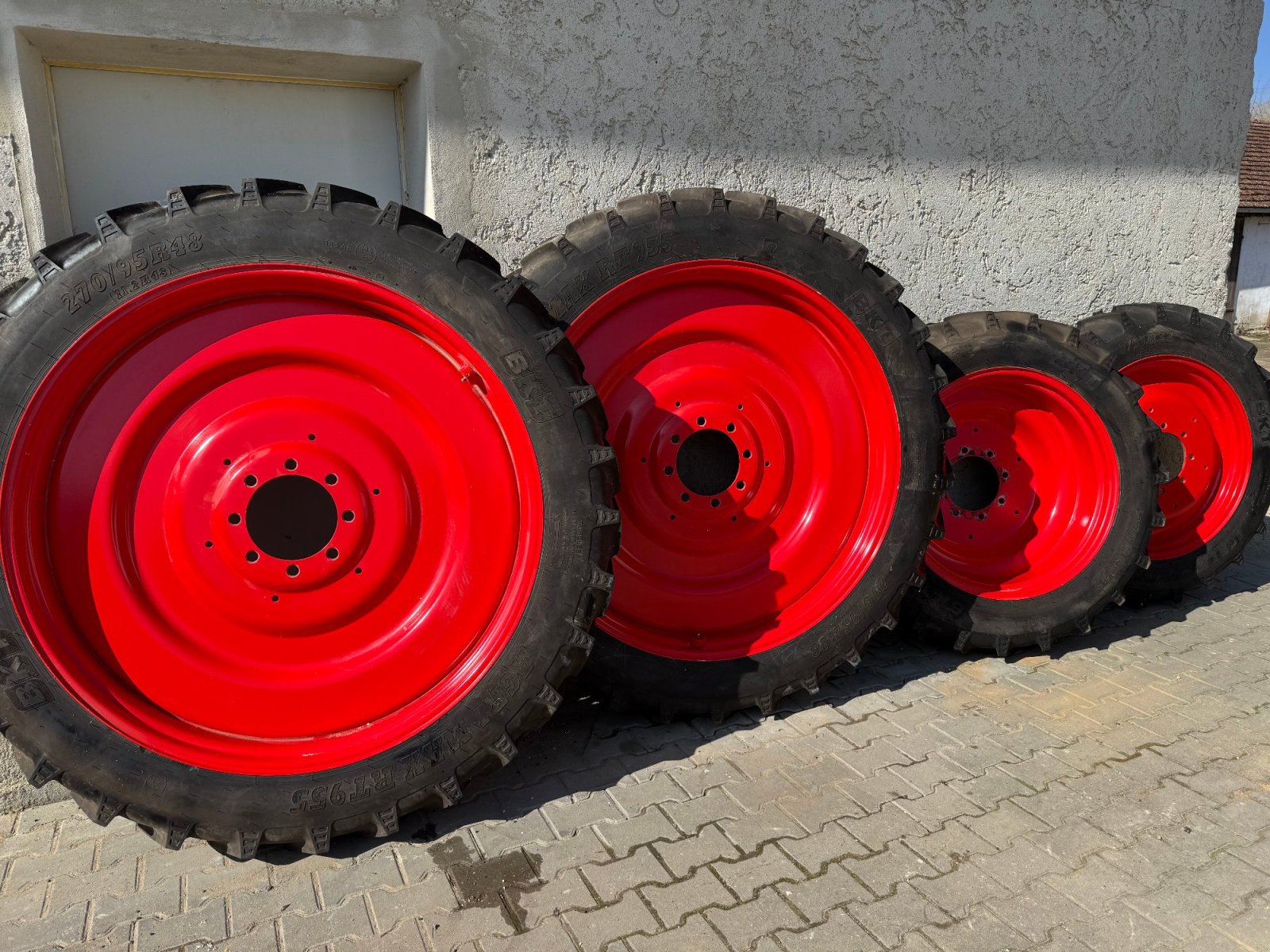 Pflegerad des Typs BKT 270/95 R 48, Gebrauchtmaschine in Straubing (Bild 3)