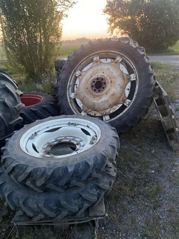 Pflegerad des Typs BKT 270/95R48 og 230/95R32. Prisen er for alle 4 stk., Gebrauchtmaschine in øster ulslev (Bild 1)