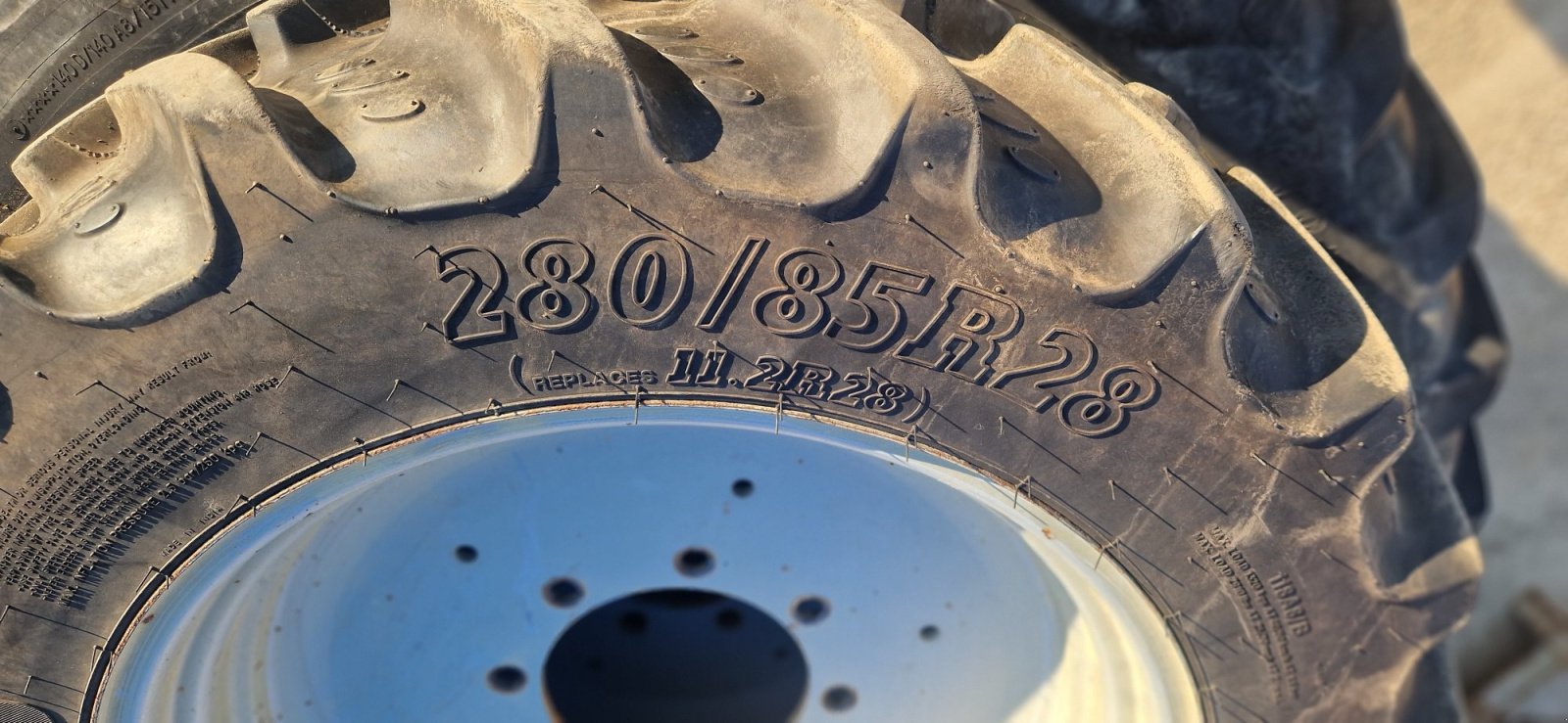 Pflegerad of the type BKT 280/85R28 270/95R44 Pflegeräder komopletter Satz IHC, Gebrauchtmaschine in Palling (Picture 8)