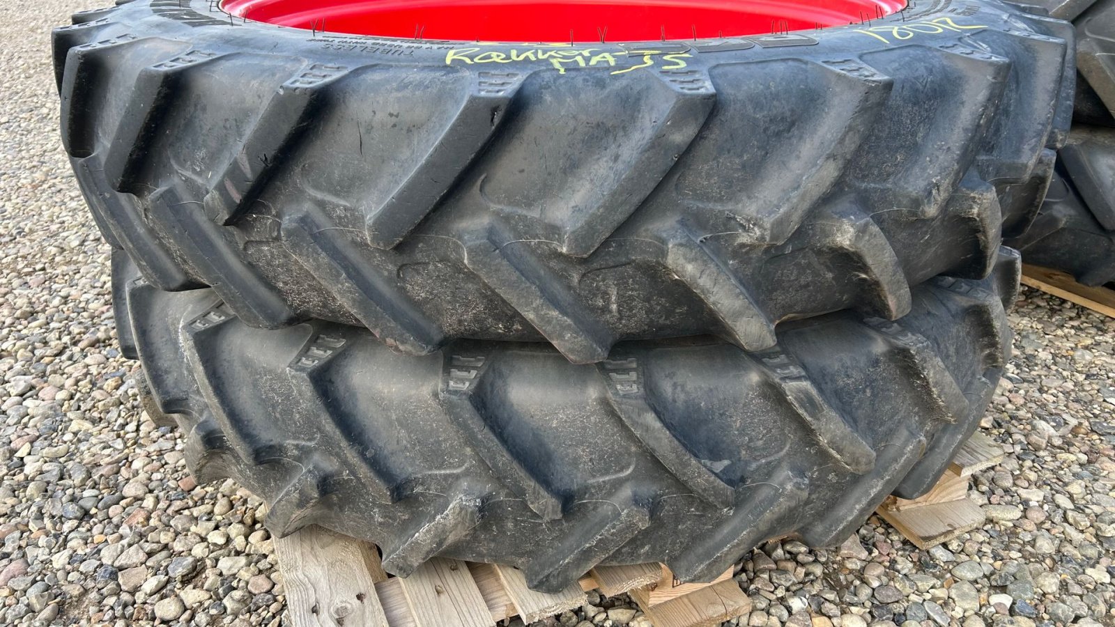 Pflegerad des Typs BKT 300/95R52 + 270/95R38 - uds. nav bag 10+10 - kan kører over 2/3 rækker majs, Gebrauchtmaschine in Rødekro (Bild 2)