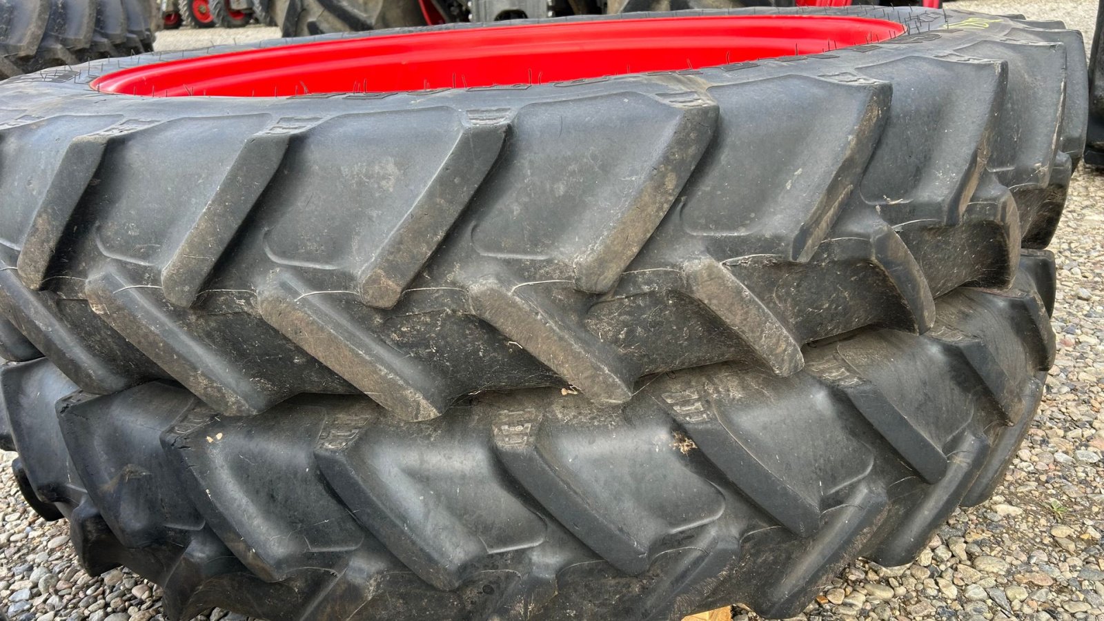 Pflegerad des Typs BKT 300/95R52 + 270/95R38 - uds. nav bag 10+10 - kan kører over 2/3 rækker majs, Gebrauchtmaschine in Rødekro (Bild 3)