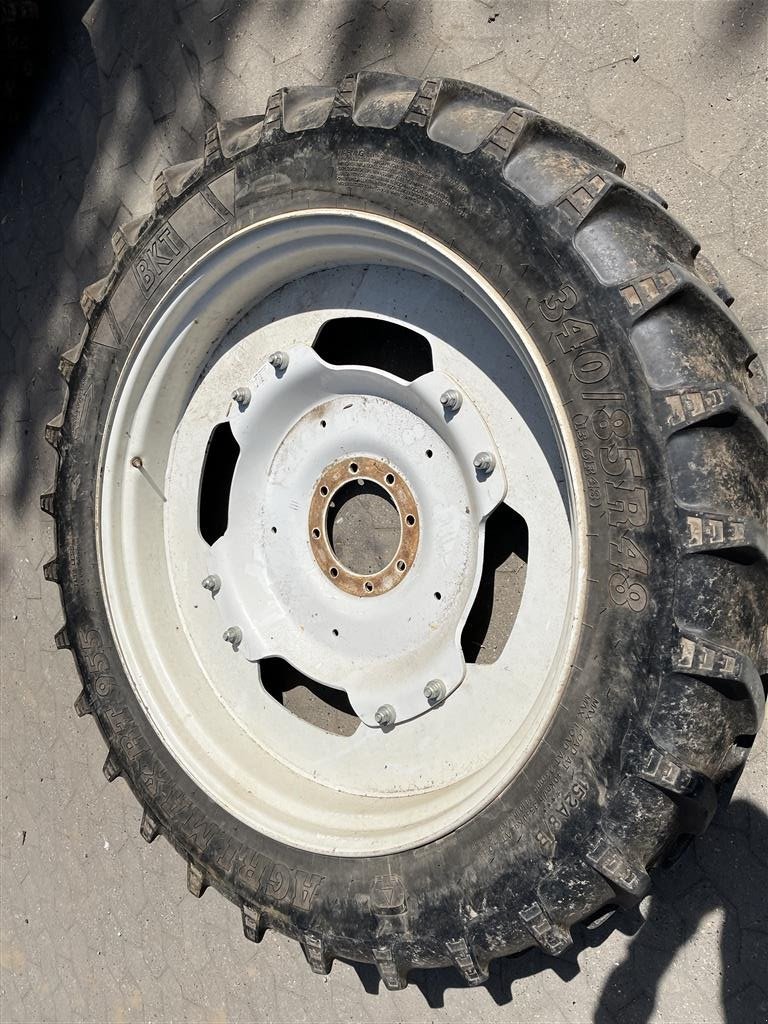 Pflegerad of the type BKT 340/85R48 For 320/90 R32 kompletsæt, Gebrauchtmaschine in Borre (Picture 2)