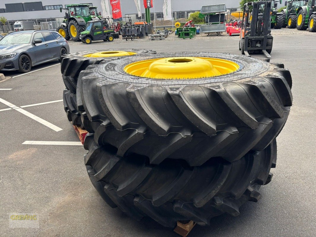 Pflegerad des Typs Ceat VF 520/85 R38 + 480/70 R30, Neumaschine in Euskirchen (Bild 5)