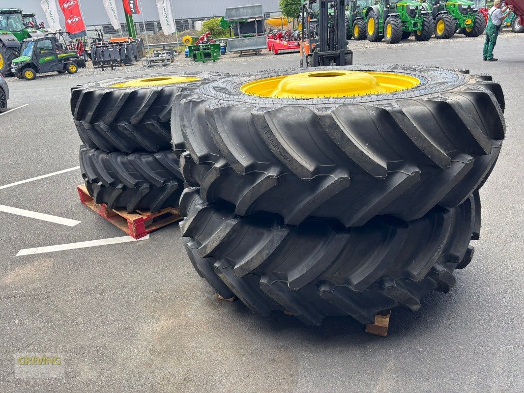 Pflegerad des Typs Ceat VF 520/85 R38 + 480/70 R30, Neumaschine in Euskirchen (Bild 7)
