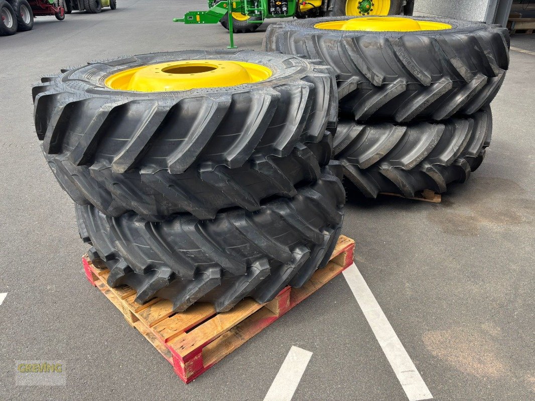 Pflegerad des Typs Ceat VF 520/85 R38 + 480/70 R30, Neumaschine in Euskirchen (Bild 8)