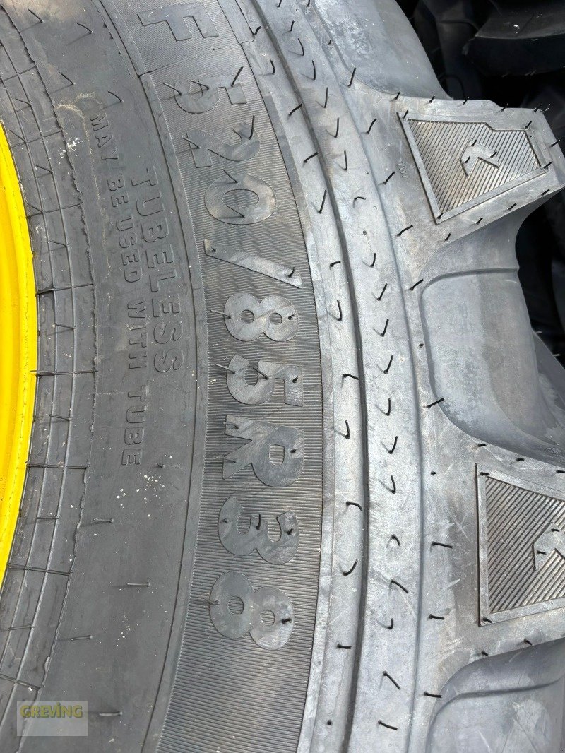 Pflegerad des Typs Ceat VF 520/85 R38 + 480/70 R30, Neumaschine in Euskirchen (Bild 9)