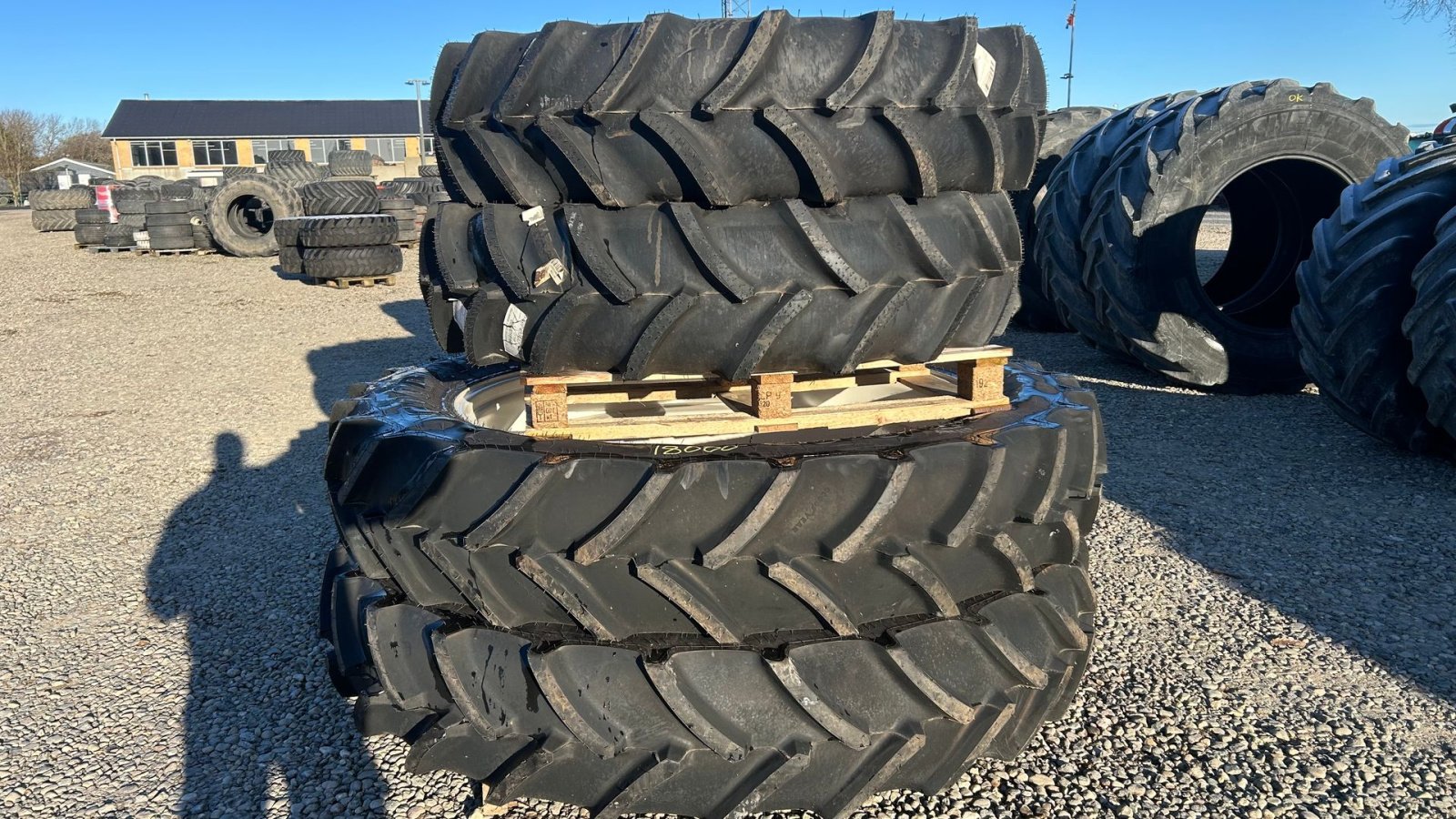 Pflegerad des Typs GoodYear 380/90R54 + 380/80R38 - spor 2.25m 10 huls bag + stor NH/Case boring foran - NYE DÆK, Gebrauchtmaschine in Rødekro (Bild 1)