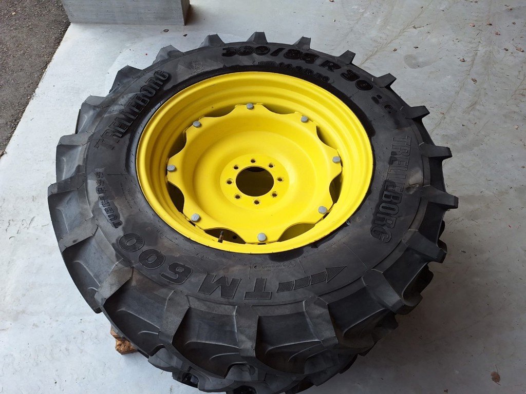 Pflegerad des Typs John Deere TM 600, Neumaschine in Susten (Bild 2)