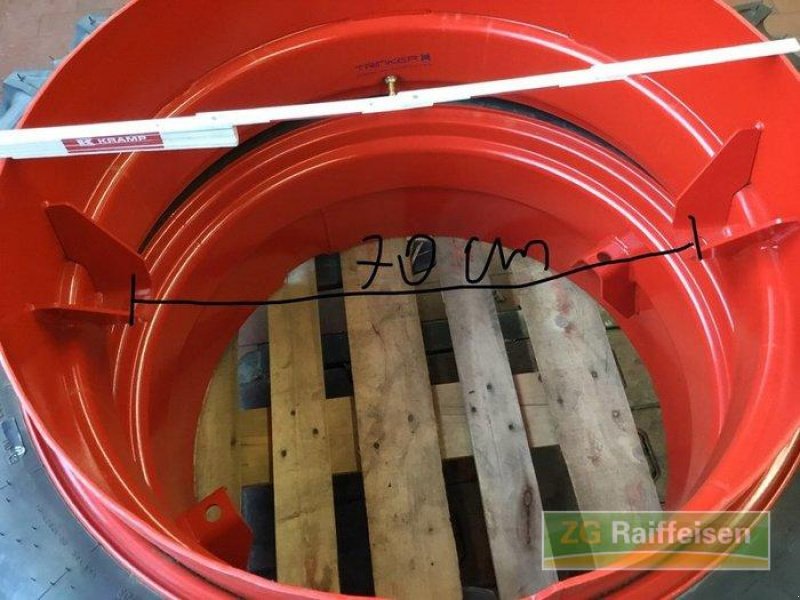 Pflegerad des Typs Kleber 210/95 R32, Neumaschine in Bühl (Bild 5)