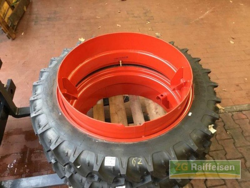 Pflegerad des Typs Kleber 210/95 R32, Neumaschine in Bühl (Bild 2)