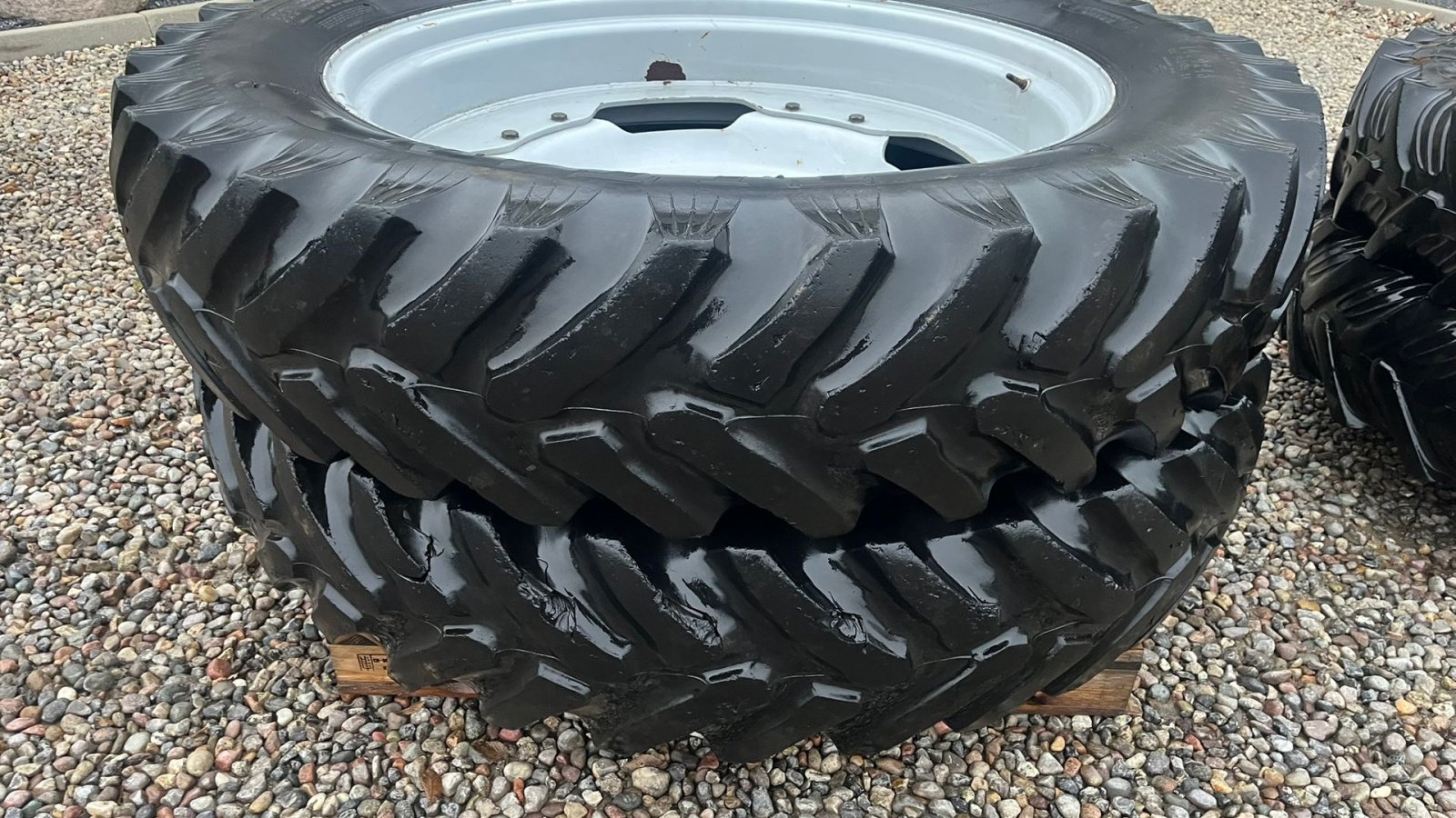 Pflegerad типа Sonstige 14.9R46 og 12,4R36 Komplet sæt, Gebrauchtmaschine в Lintrup (Фотография 11)