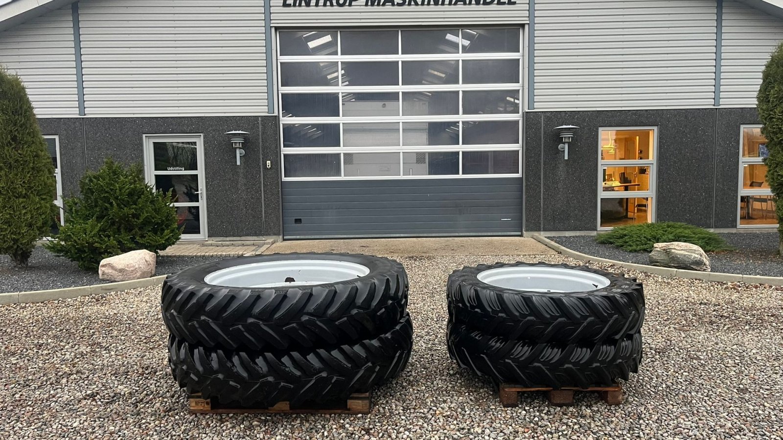 Pflegerad типа Sonstige 14.9R46 og 12,4R36 Komplet sæt, Gebrauchtmaschine в Lintrup (Фотография 1)