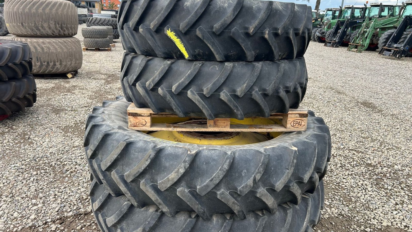 Pflegerad des Typs Sonstige Continetal 380/8R46 + 320/90R32 - stilbare fælge 10+10 huls, Gebrauchtmaschine in Rødekro (Bild 1)