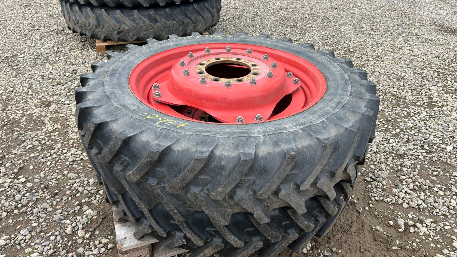 Pflegerad Türe ait Sonstige Michelin 290/95R34 / 320/85R34 - stilbare fælge m. udskiftelig 8 huls, Gebrauchtmaschine içinde Rødekro (resim 1)