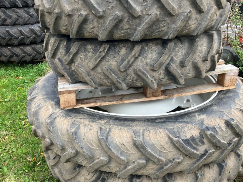 Pflegerad Türe ait Taurus 270/95R32 - 300/95R46, Gebrauchtmaschine içinde Roskilde (resim 1)